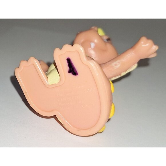 Dragon Tails PBS Hasbro Cassie with lunchbox PVC Figure 2.75" - Picture 6 of 7